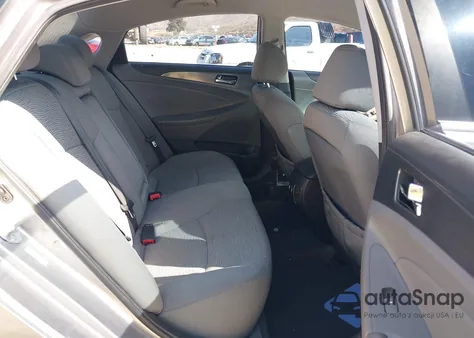 2013 Hyundai Sonata Hybrid z USA, uszkodzony, nr VIN KMHEC4A4XDA064838